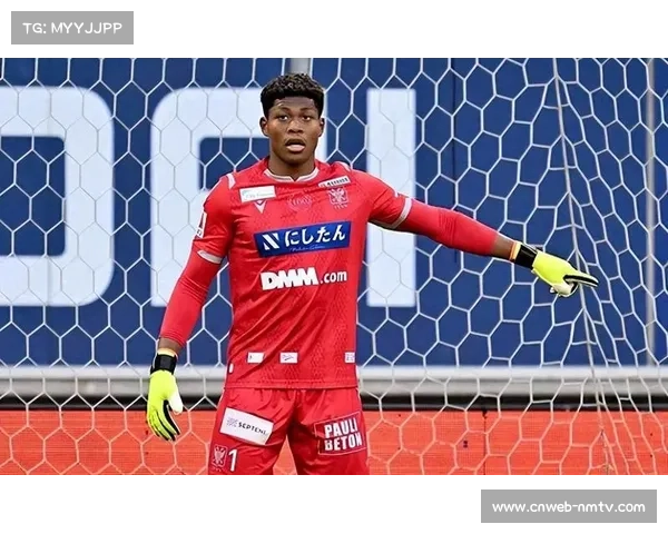 帕尔马门将铃木彩艳本轮多次扑救 帕尔马门将铃木彩艳本轮多次扑救